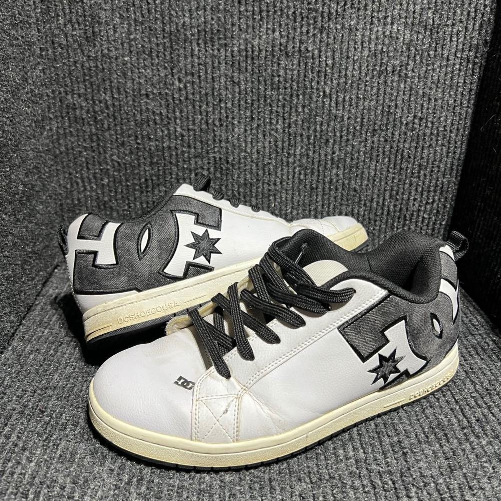 DC Shoes Court Graffik SE Mens Size 11 White Black Skate Sneakers Y2K Low Top